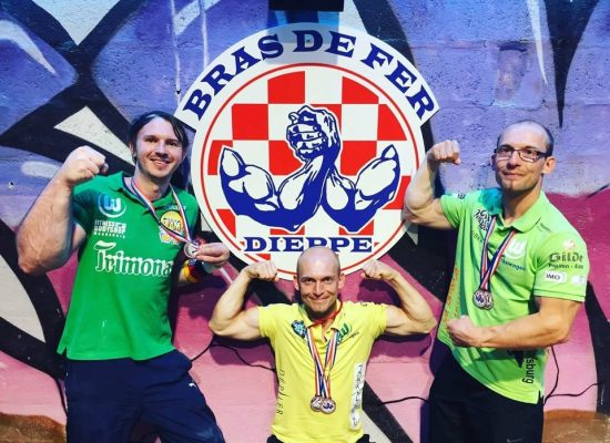 Besserer Grip beim Armwrestling: Trimona Liquid Grip im Einsatz