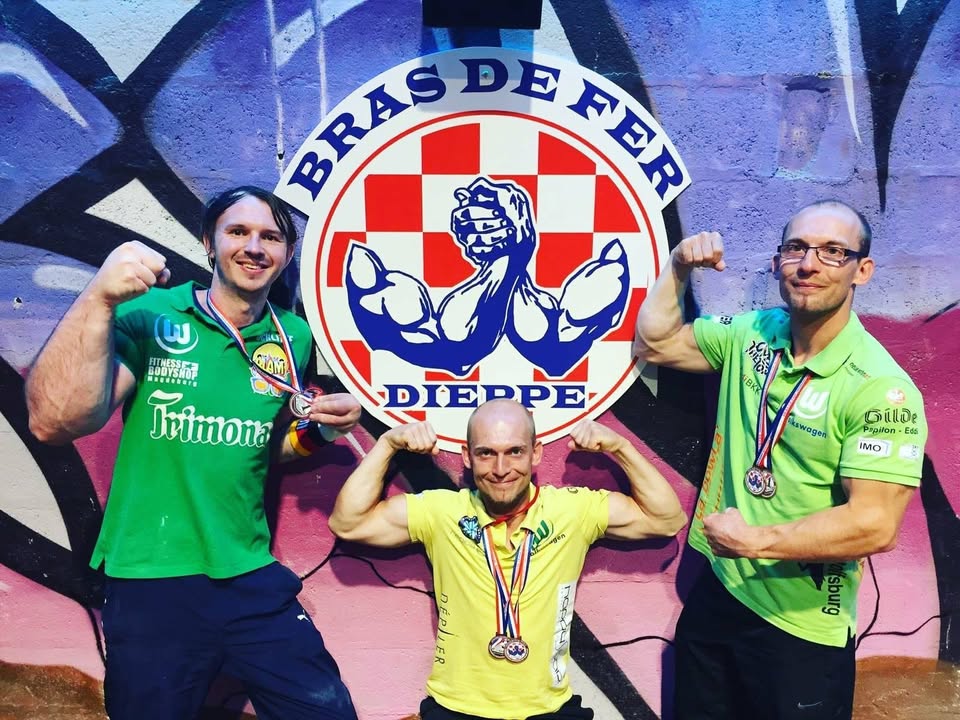 Besserer Grip beim Armwrestling: Trimona Liquid Grip im Einsatz