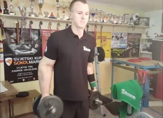 Besserer Grip beim Armwrestling: Trimona Liquid Grip im Einsatz