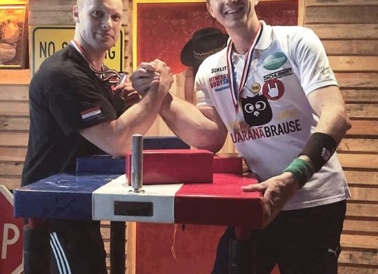 Maximaler Grip im Armwrestling: Trimona Liquid Grip im Einsatz