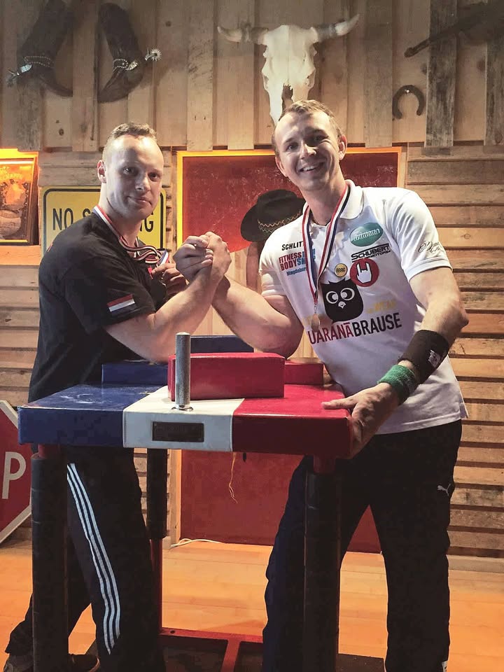 Maximaler Grip im Armwrestling: Trimona Liquid Grip im Einsatz