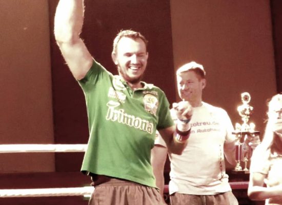 Mehr Grip beim Armwrestling: Trimona Liquid Grip im Einsatz
