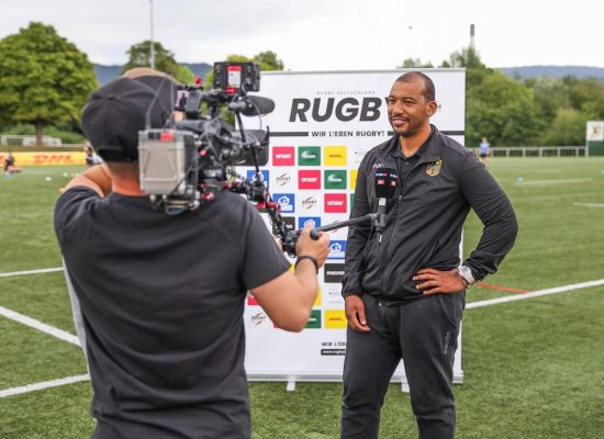 Optimale Ballkontrolle im Rugby: Trimona Rugby Sprayharz