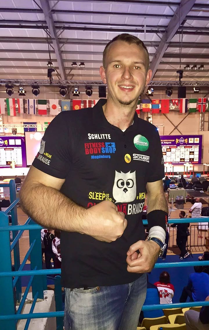 Besserer Grip beim Armwrestling: Trimona Liquid Grip im Einsatz